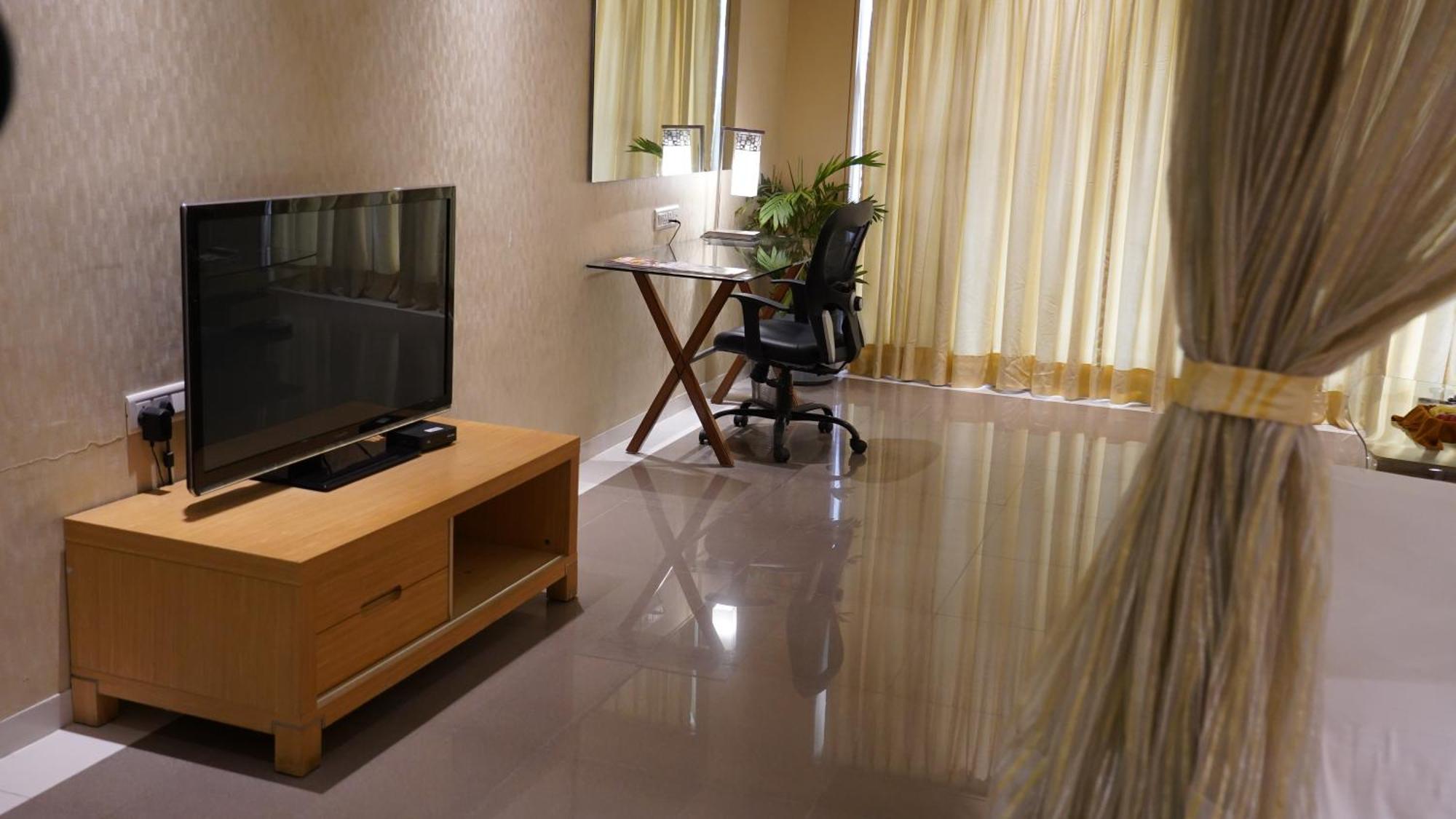 Seasons Rajkot Hotel Kültér fotó