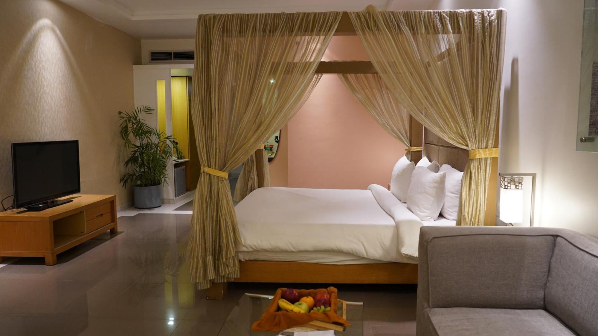 Seasons Rajkot Hotel Kültér fotó