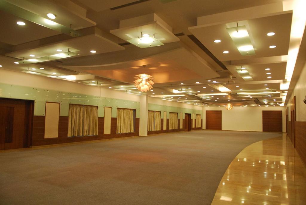 Seasons Rajkot Hotel Kültér fotó