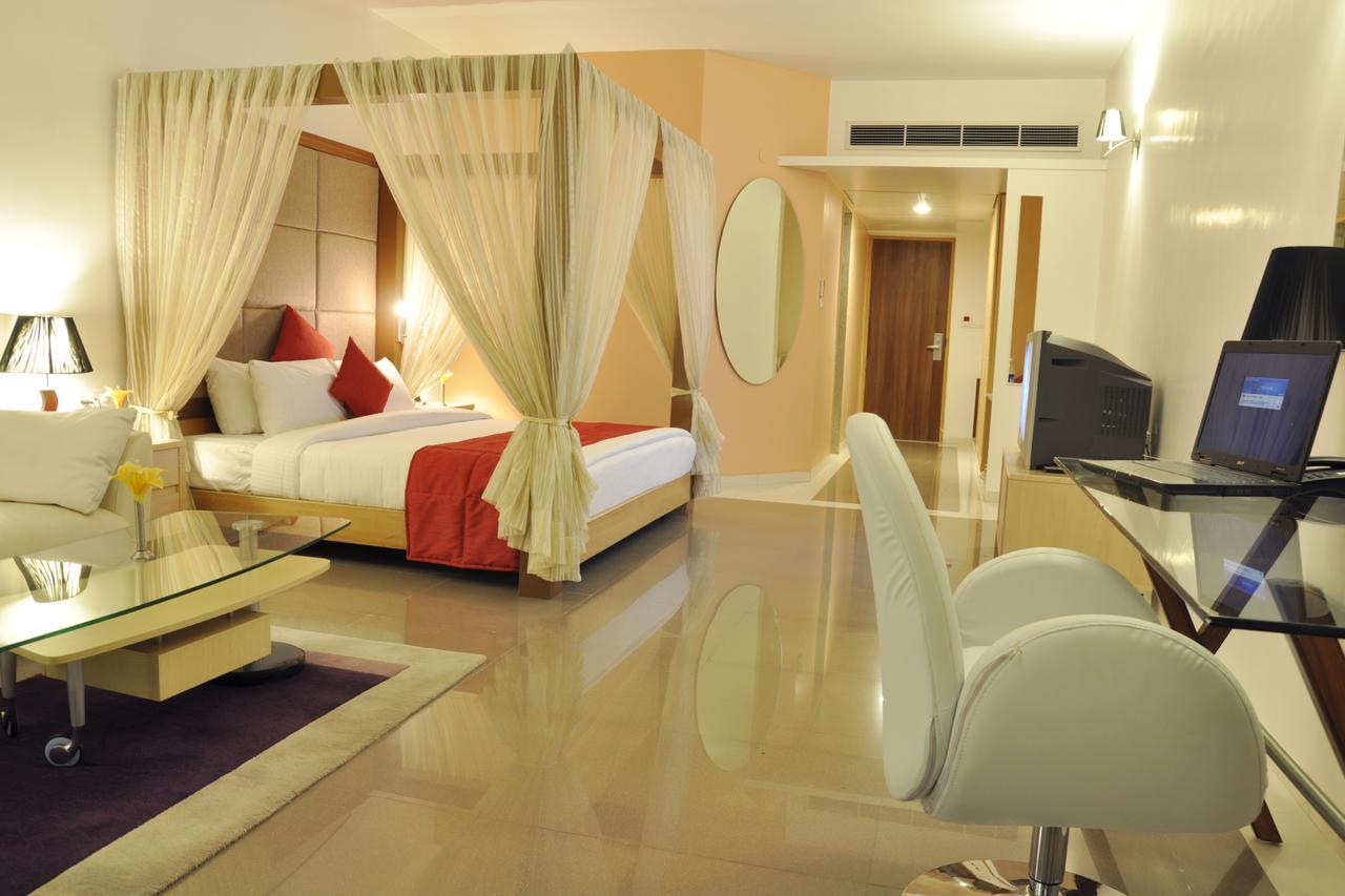 Seasons Rajkot Hotel Kültér fotó