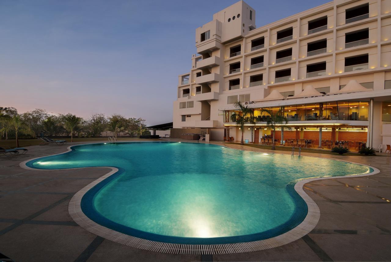 Seasons Rajkot Hotel Kültér fotó