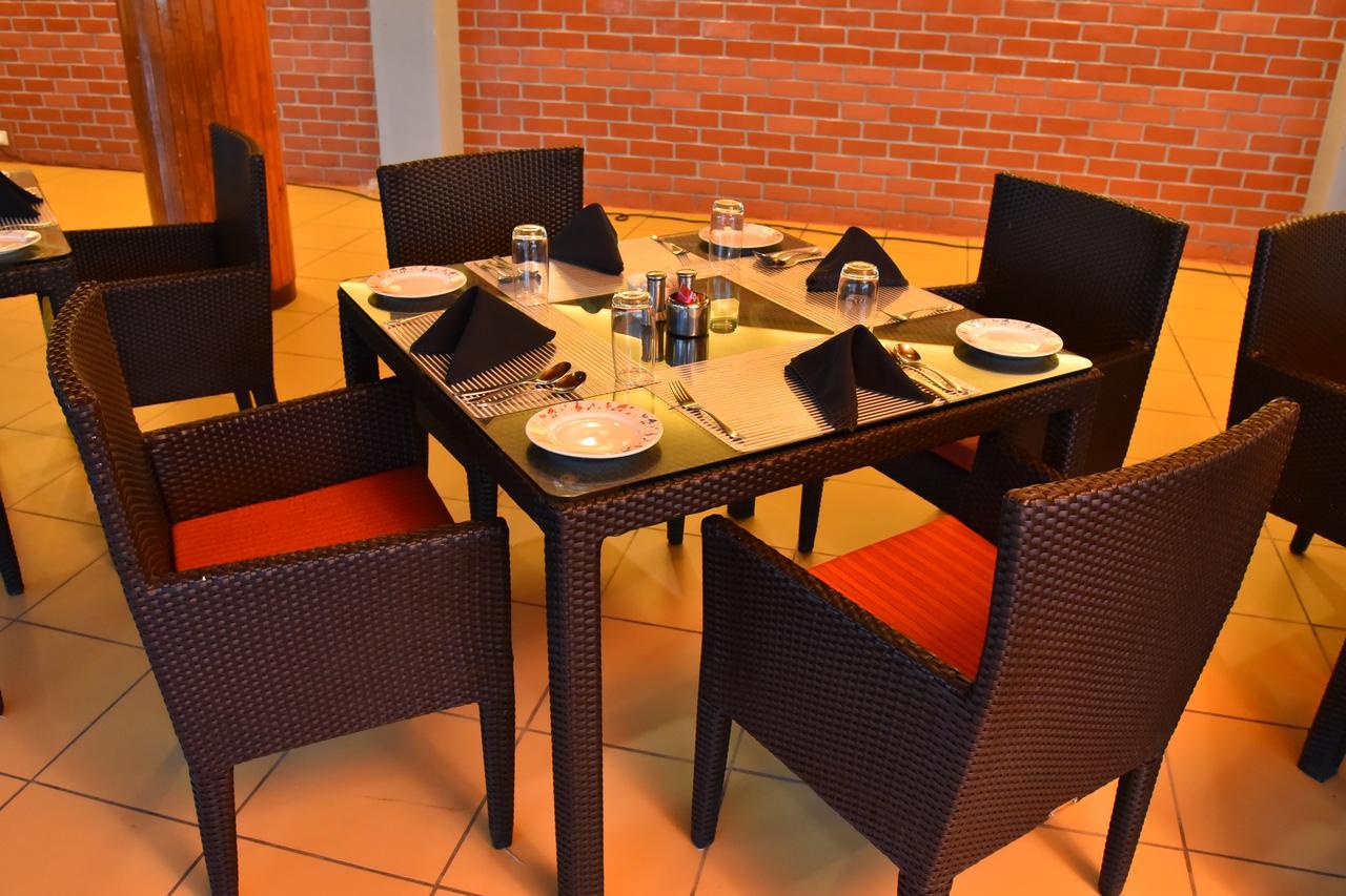 Seasons Rajkot Hotel Kültér fotó