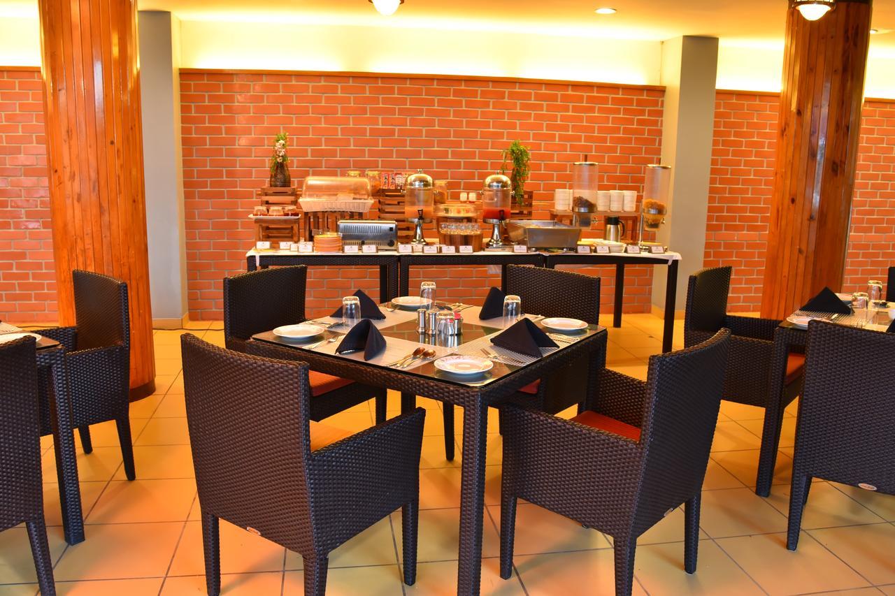 Seasons Rajkot Hotel Kültér fotó